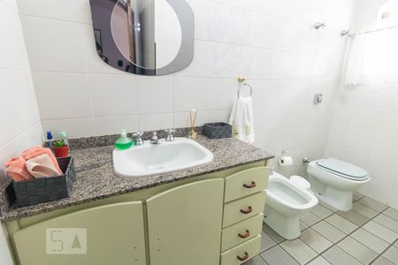 Casa à venda com 354m², 4 quartos e 6 vagasBanheiro