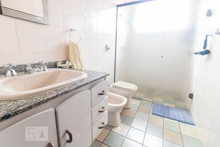 Casa à venda com 354m², 4 quartos e 6 vagasBanheiro