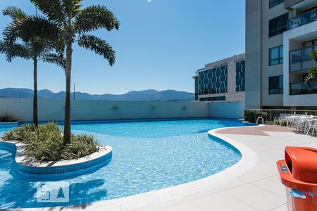 Apartamento para alugar com 5270m², 3 quartos e 1 vagaÁrea comum - Piscina
