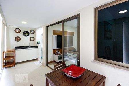 Varanda de apartamento para alugar com 3 quartos, 5270m² em Recreio dos Bandeirantes, Rio de Janeiro