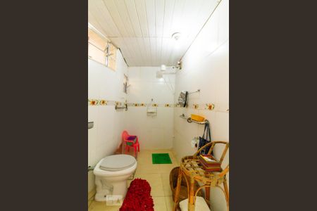 Casa à venda com 500m², 5 quartos e 5 vagasBanheiro da Suíte 2