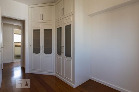 Apartamento à venda com 137m², 3 quartos e 2 vagasQuarto 2