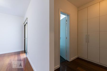 Suite de apartamento à venda com 3 quartos, 137m² em Indianópolis, São Paulo