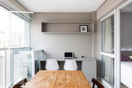 Studio para alugar com 47m², 1 quarto e 1 vaga Studio para alugar com 47m², 1 quarto e 1 vagaVaranda