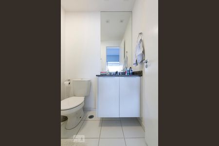Studio para alugar com 47m², 1 quarto e 1 vaga Studio para alugar com 47m², 1 quarto e 1 vagaBanheiro