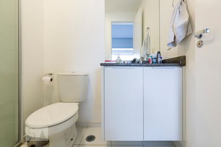 Studio para alugar com 47m², 1 quarto e 1 vaga Studio para alugar com 47m², 1 quarto e 1 vagaBanheiro