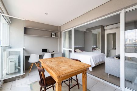 Studio para alugar com 47m², 1 quarto e 1 vaga Studio para alugar com 47m², 1 quarto e 1 vagaVaranda