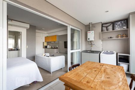 Studio para alugar com 47m², 1 quarto e 1 vaga Studio para alugar com 47m², 1 quarto e 1 vagaVaranda