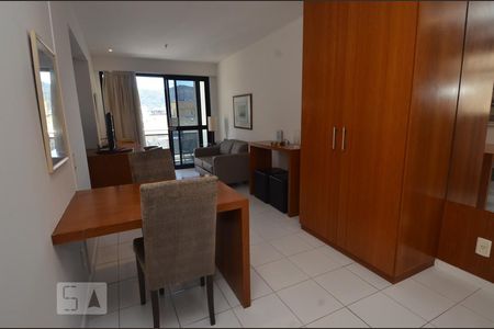 Sala de apartamento para alugar com 1 quarto, 43m² em Copacabana, Rio de Janeiro