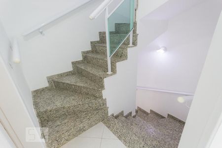Escada (2º andar) de casa à venda com 4 quartos, 122m² em Taquara, Rio de Janeiro