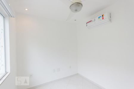 Quarto 2 (2º andar) de casa à venda com 4 quartos, 122m² em Taquara, Rio de Janeiro