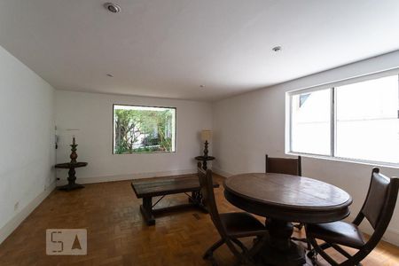 Apartamento para alugar com 190m², 3 quartos e 1 vaga Apartamento para alugar com 190m², 3 quartos e 1 vagaÁrea comum - Salão de festas
