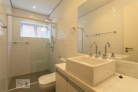 Apartamento para alugar com 190m², 3 quartos e 1 vaga Apartamento para alugar com 190m², 3 quartos e 1 vagaBanheiro 1