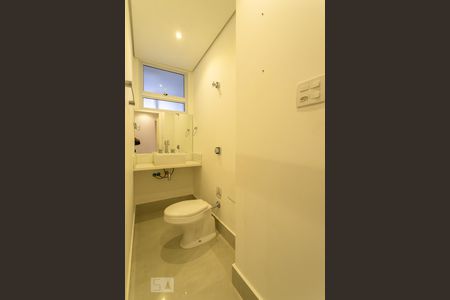 Apartamento para alugar com 190m², 3 quartos e 1 vaga Apartamento para alugar com 190m², 3 quartos e 1 vagaBanheiro 2