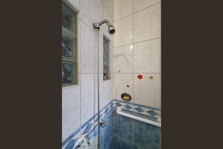 Casa à venda com 240m², 3 quartos e 2 vagasBanheiro da suíte