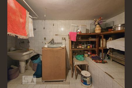 Casa à venda com 240m², 3 quartos e 2 vagasÁrea de serviço