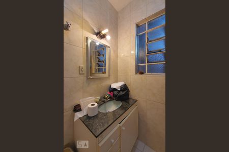 Casa à venda com 240m², 3 quartos e 2 vagasBanheiro do salão