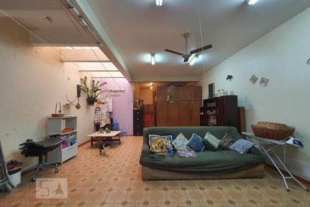 Casa à venda com 240m², 3 quartos e 2 vagasSalão