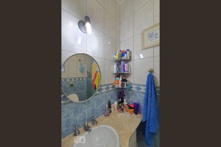 Casa à venda com 240m², 3 quartos e 2 vagasBanheiro da suíte