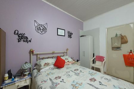 Casa à venda com 240m², 3 quartos e 2 vagasSuíte