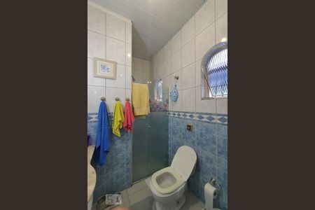 Casa à venda com 240m², 3 quartos e 2 vagasBanheiro da suíte