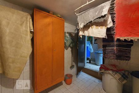Casa à venda com 240m², 3 quartos e 2 vagasÁrea de serviço