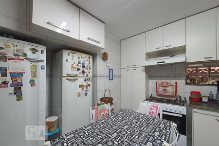 Casa à venda com 240m², 3 quartos e 2 vagasCozinha