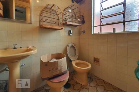 Casa à venda com 240m², 3 quartos e 2 vagasBanheiro da edícula