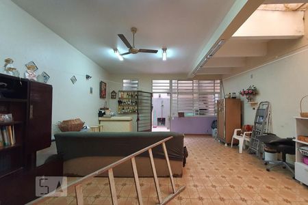 Casa à venda com 240m², 3 quartos e 2 vagasSalão