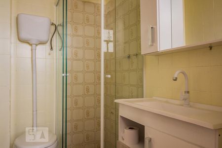 Banheiro de apartamento para alugar com 1 quarto, 46m² em Cidade Baixa, Porto Alegre