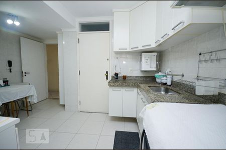 Apartamento à venda com 119m², 3 quartos e 2 vagasCozinha