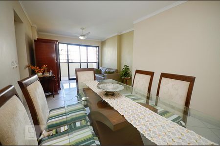 Sala de Apartamento com 3 quartos, 119m² Ingá