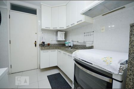 Apartamento à venda com 119m², 3 quartos e 2 vagasCozinha
