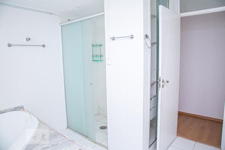 Apartamento para alugar com 120m², 2 quartos e 1 vaga Apartamento para alugar com 120m², 2 quartos e 1 vagaBanheiro