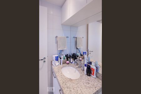 Apartamento à venda com 61m², 2 quartos e 1 vaga Apartamento à venda com 61m², 2 quartos e 1 vagaBanheiro Suíte