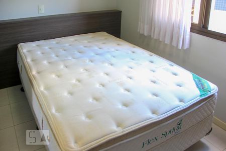 cama quarto de apartamento para alugar com 2 quartos, 87m² em Trindade, Florianópolis