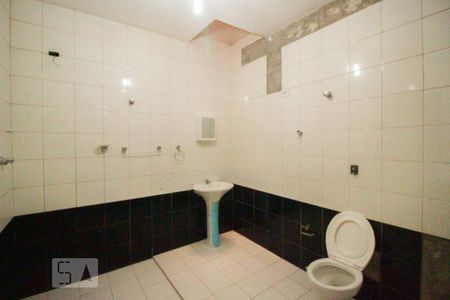 Banheiro de casa para alugar com 1 quarto, 80m² em Vila Campanela, São Paulo