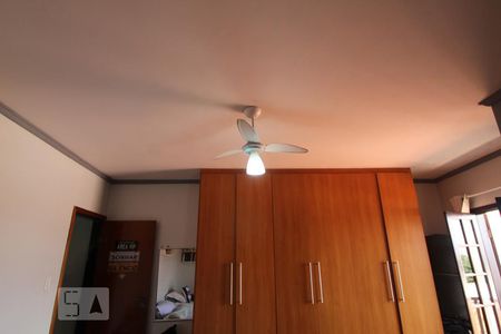 Casa à venda com 200m², 3 quartos e 4 vagas Quarto