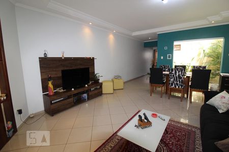 Sala de casa à venda com 3 quartos, 200m² em Cerâmica, São Caetano do Sul