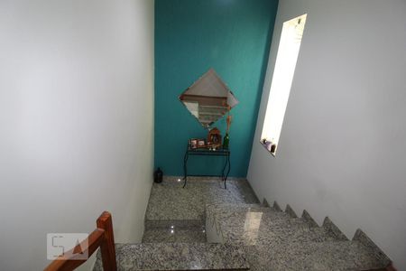 Casa à venda com 200m², 3 quartos e 4 vagasEscada