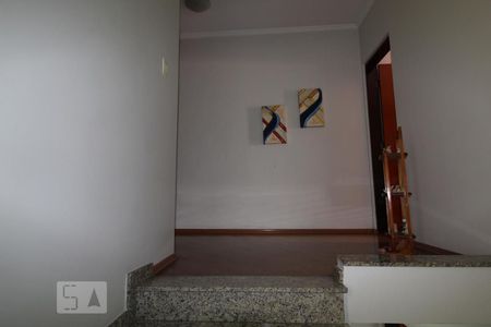 Casa à venda com 200m², 3 quartos e 4 vagasEscada