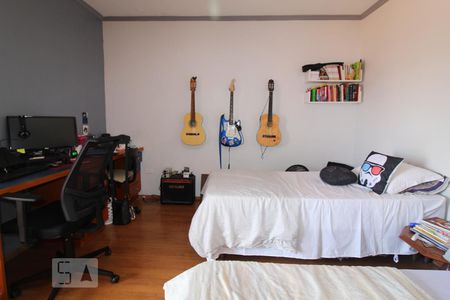 Casa à venda com 200m², 3 quartos e 4 vagas Quarto