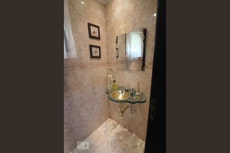 Casa à venda com 233m², 3 quartos e 5 vagasLavabo 1