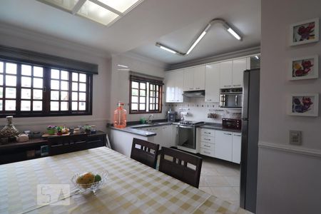 Casa à venda com 233m², 3 quartos e 5 vagasCozinha