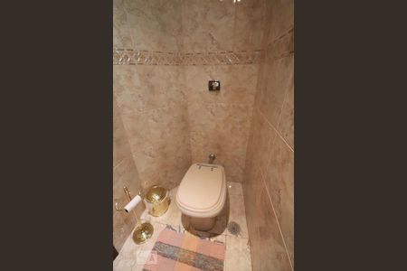 Casa à venda com 233m², 3 quartos e 5 vagasLavabo 1