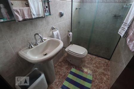 Banheiro da Suíte 1 de casa à venda com 3 quartos, 233m² em Vila Floresta, Santo André