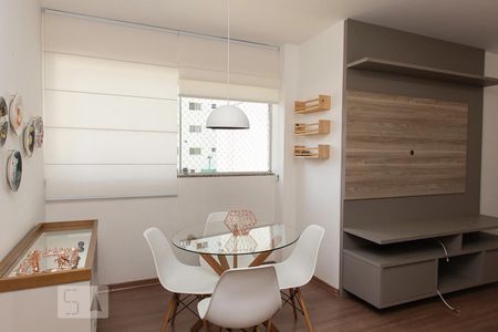 Sala de apartamento para alugar com 2 quartos, 55m² em Estrela do Oriente, Belo Horizonte