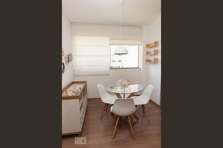 Sala de apartamento para alugar com 2 quartos, 55m² em Estrela do Oriente, Belo Horizonte