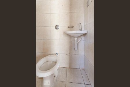 Banheiro Social de casa para alugar com 1 quarto, 48m² em Santa Efigênia, Belo Horizonte