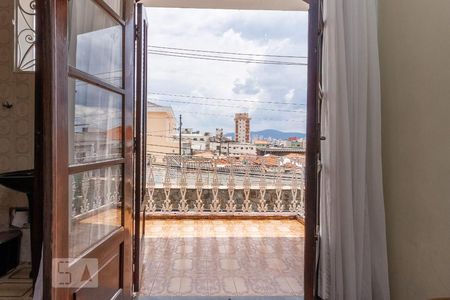 Casa à venda com 200m², 3 quartos e 6 vagas Casa à venda com 200m², 3 quartos e 6 vagasSuíte